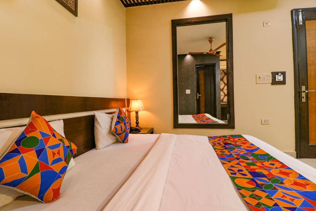 Staybook Hotel Aira New Delhi Railway Station Paharganj Buitenkant foto